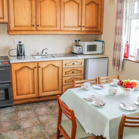 בית נופש Mahon Cottages